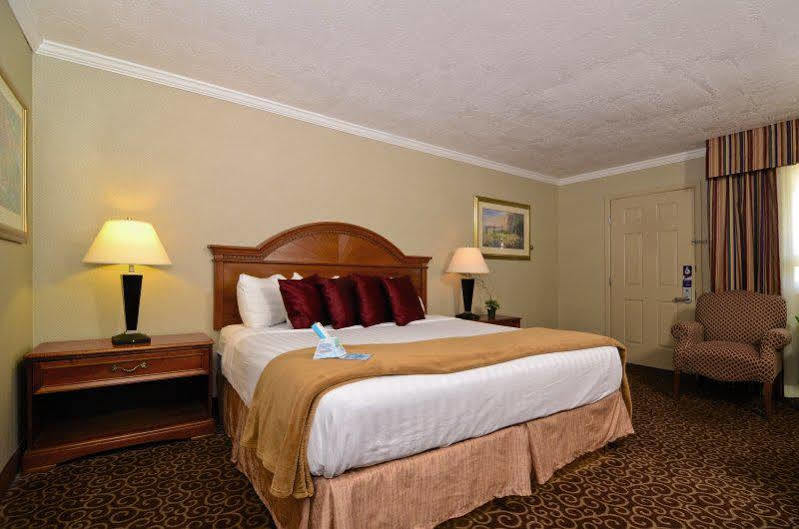 Red Arrow Inn & Suites, A Travelodge By Wyndham Montrose Ngoại thất bức ảnh